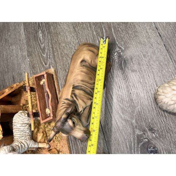 GRANDEUR NOEL 14 pc Porcelain NATIVITY ACCESSORIES SET & WOOD CRECHE Christmas - Picture 15 of 16